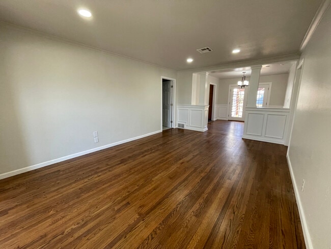 2639 S Pittsburg Ave in Tulsa, OK - Foto de edificio - Building Photo