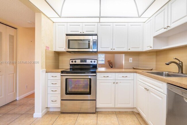 151 Berkley Rd in Hollywood, FL - Building Photo - Building Photo