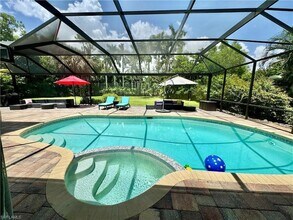5580 Cynthia Ln, Unit A236 in Naples, FL - Building Photo - Building Photo