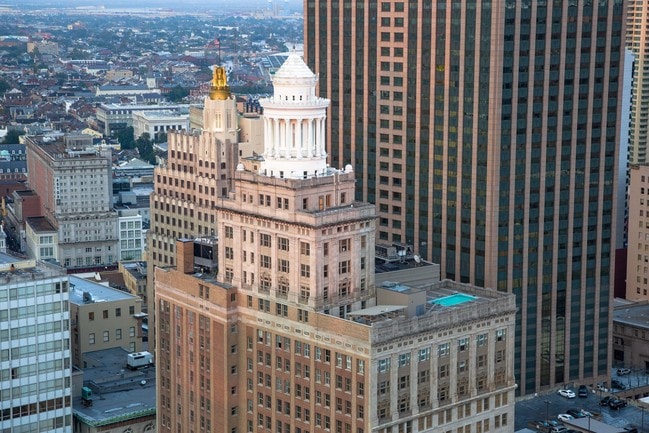Hibernia Tower Apartments in New Orleans, LA - Foto de edificio - Building Photo