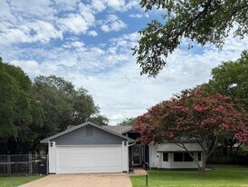 103 Vandeventer Dr in Burnet, TX - Building Photo