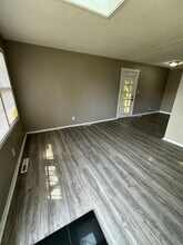 5716 E 39th St in Kansas City, MO - Building Photo - Building Photo