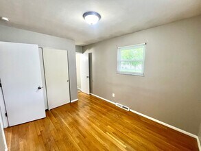 1855 Violet Dr in Florissant, MO - Building Photo - Building Photo