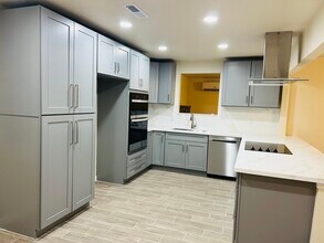 2740 E Indianapolis Ave in Fresno, CA - Building Photo - Building Photo