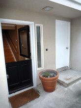 607 Iris Ave in Corona Del Mar, CA - Building Photo - Building Photo