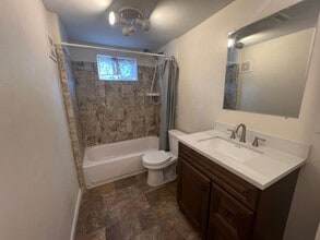 825 Dr ML King Wy in Bremerton, WA - Building Photo - Building Photo