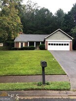 1603 Barrier Rd, Unit Apt 107 in Marietta, GA - Building Photo