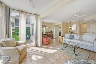 1051 Egrets Walk Cir in Naples, FL - Foto de edificio - Building Photo