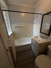 7948 S Essex Ave in Chicago, IL - Building Photo - Building Photo