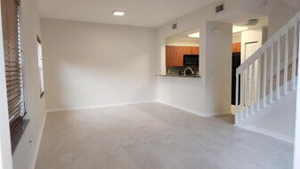 4919 Schooner Dr in Fort Lauderdale, FL - Building Photo