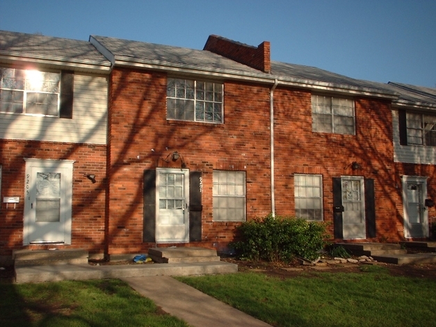 Nieman Townhomes in Overland Park, KS - Building Photo - Building Photo