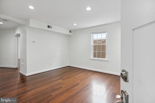 2828 Buena Vista Terrace SE-Unit -3 in Washington, DC - Building Photo - Building Photo