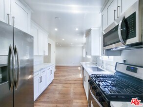 2917 N Coolidge Ave in Los Angeles, CA - Building Photo - Building Photo