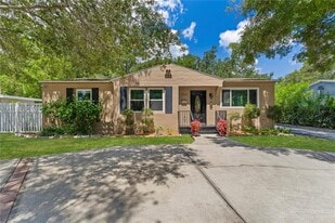 2605 S Manhattan Ave in Tampa, FL - Building Photo