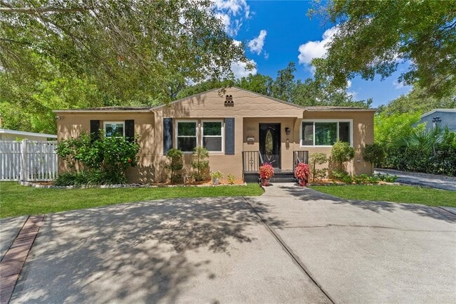 property at 2605 S Manhattan Ave