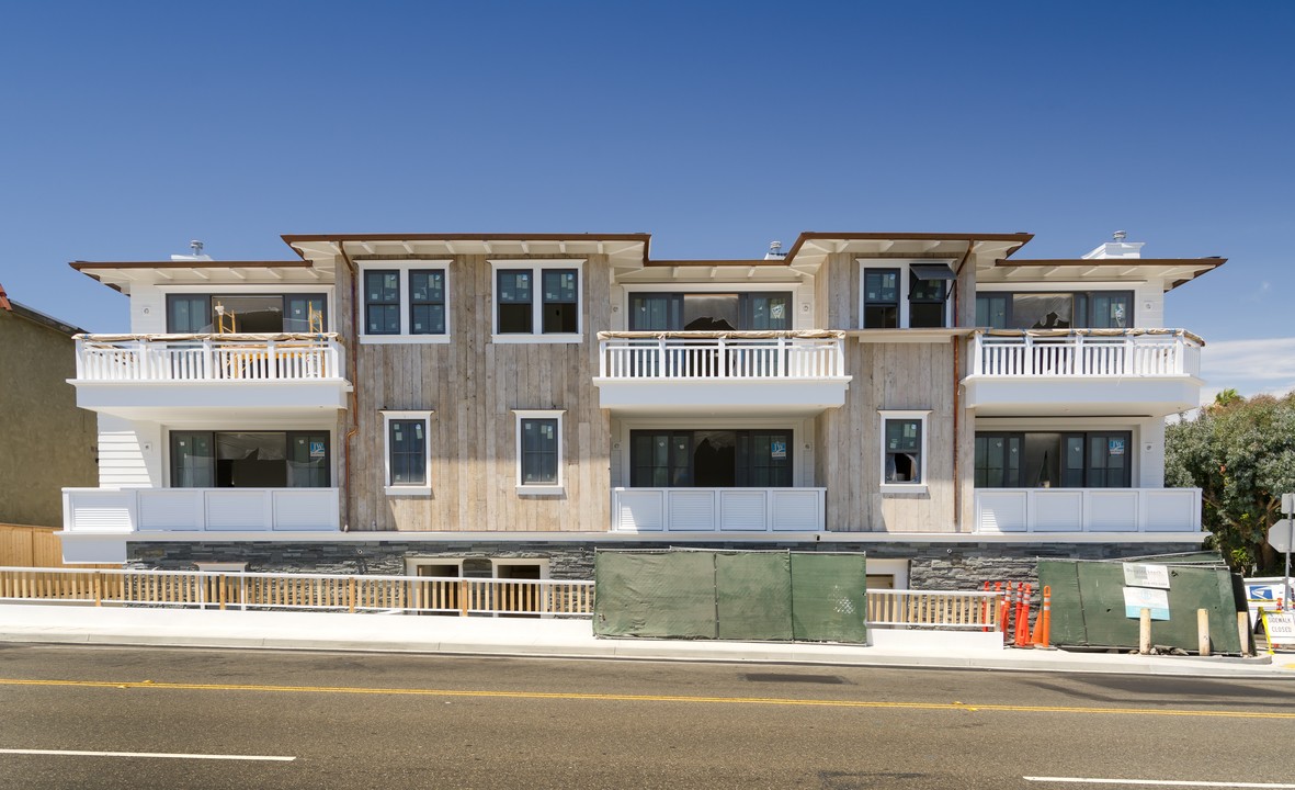 757-761 Manhattan Beach Blvd in Manhattan Beach, CA - Building Photo