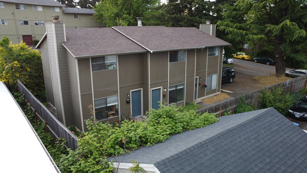 1532 SE Pardee St in Portland, OR - Foto de edificio