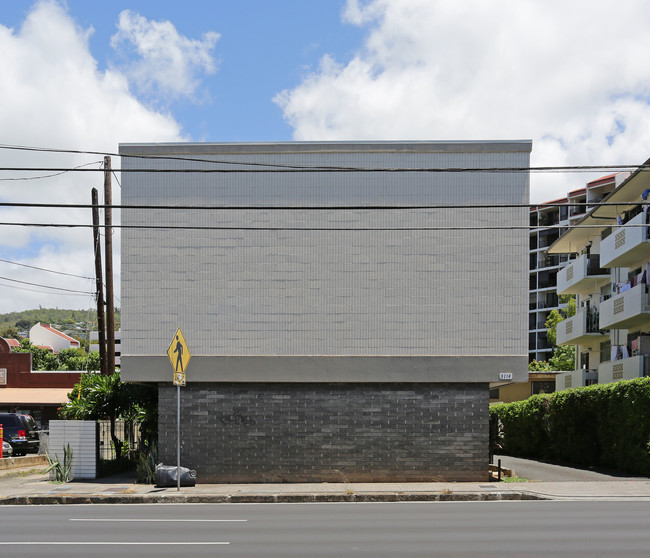 3114 Waialae Ave in Honolulu, HI - Foto de edificio - Building Photo