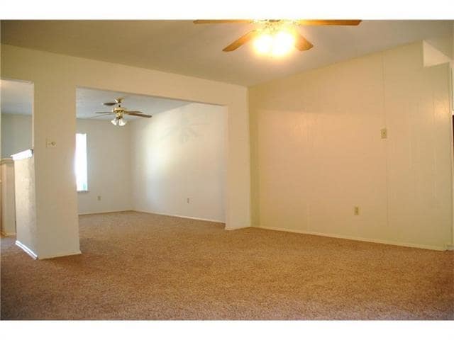 409 Wilshire Dr in Euless, TX - Building Photo - Building Photo