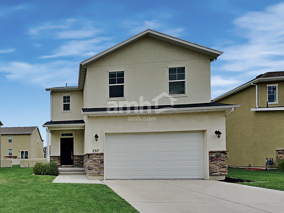 2317 Surry Way in Eagle Mountain, UT - Building Photo