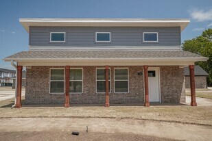 704 N Honey Locust Bnd in Fayetteville, AR - Building Photo