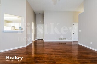 1180 Laurel Cove Dr in Snellville, GA - Foto de edificio - Building Photo