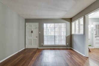 3646 Spottswood Ave in Memphis, TN - Foto de edificio - Building Photo