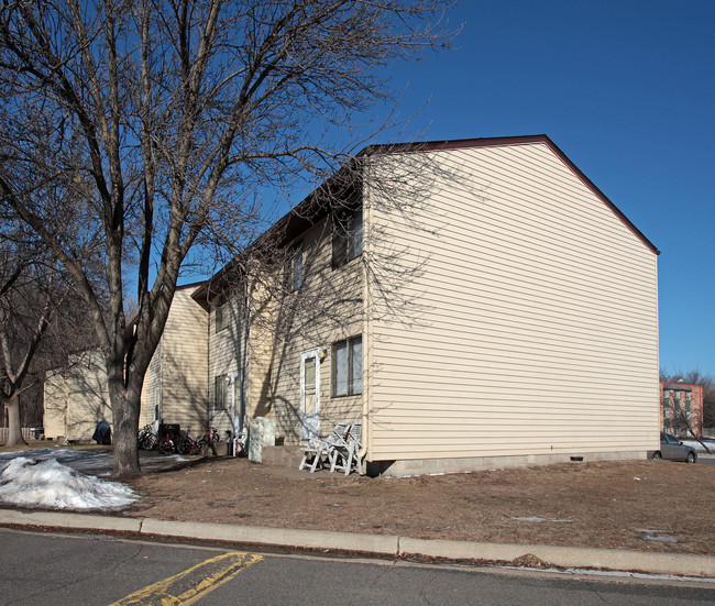 Chaska Village Townhomes in Chaska, MN - Building Photo - Building Photo