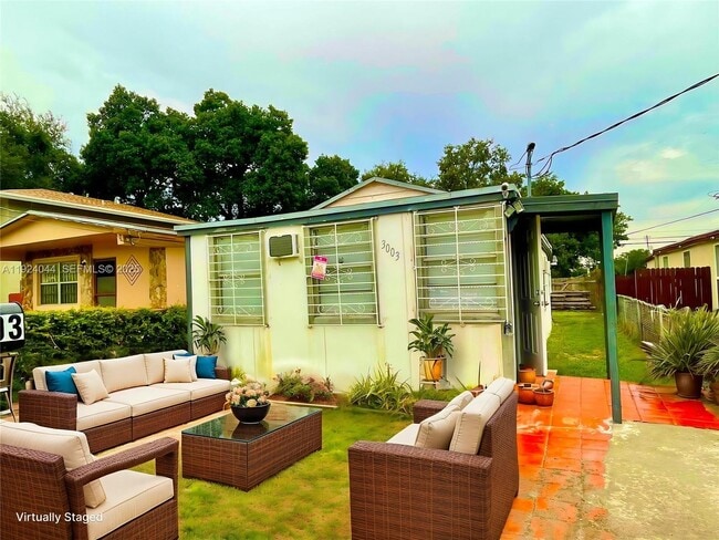 3003 NW 45th St in Miami, FL - Building Photo - Building Photo
