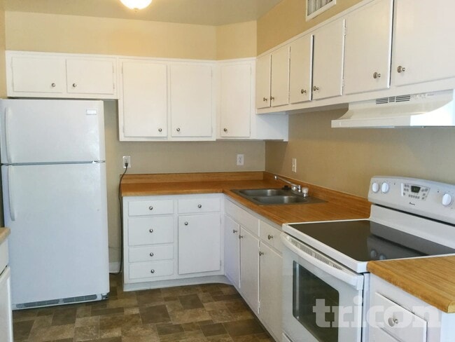 13710 Mt Whitney St in Reno, NV - Building Photo - Building Photo