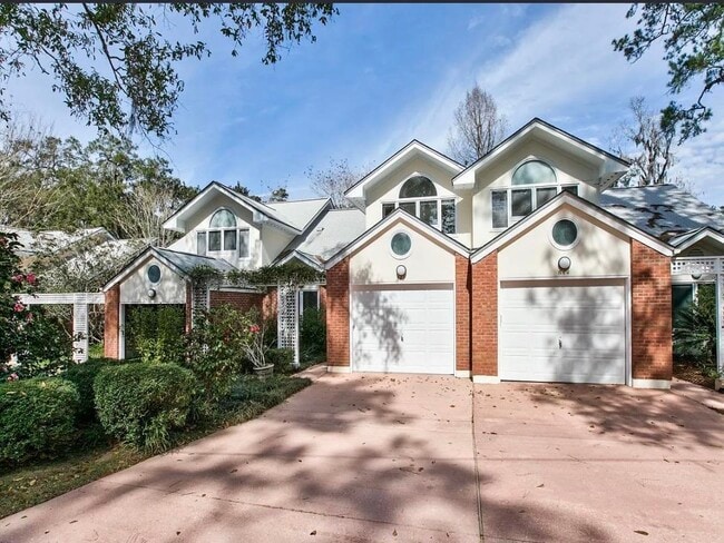 property at 842 Santa Rosa Dr