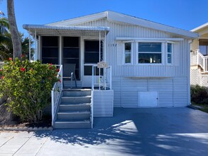 1192 Nettles Blvd in Jensen Beach, FL - Building Photo - Building Photo