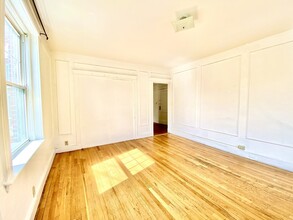 74 Babcock St in Brookline, MA - Building Photo - Building Photo