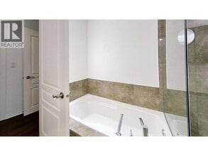 7600 Blundell Rd in Richmond, BC - Building Photo - Building Photo