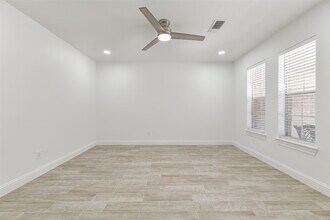 408 Christina Ln in Friendswood, TX - Foto de edificio - Building Photo