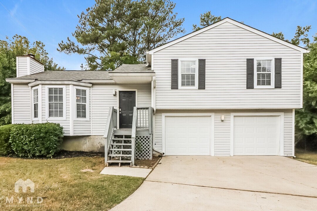 5949 Brookside Dr SE in Mableton, GA - Building Photo