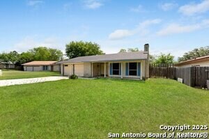 8018 Hickory in San Antonio, TX - Building Photo