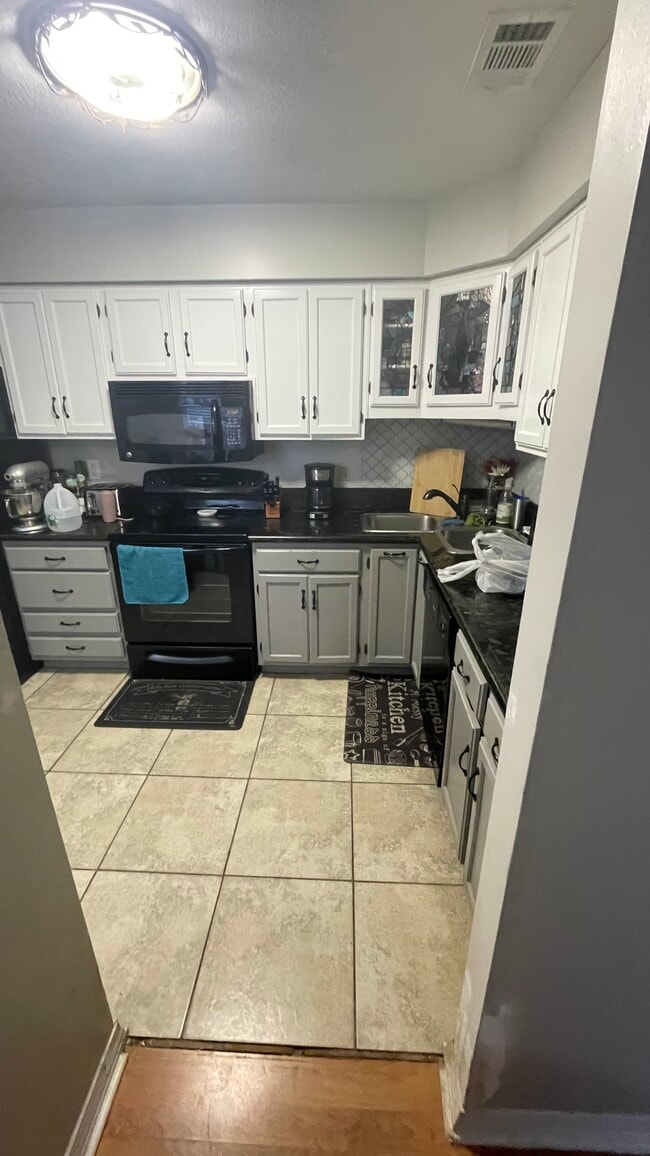 4035 Woodridge Rd in Panama City, FL - Building Photo - Building Photo