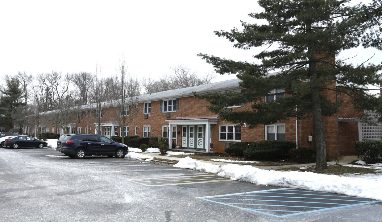 Navesink Cove Condominiums in Atlantic Highlands, NJ - Foto de edificio