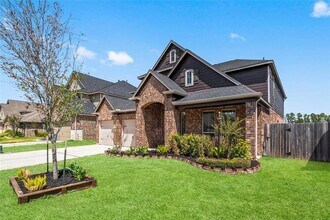 10126 N Whimbrel Cir in Conroe, TX - Building Photo - Building Photo