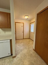 351 Williamsburg Pl in New Richmond, WI - Building Photo - Building Photo