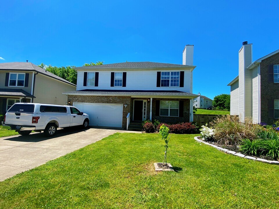 129 Baker Springs Ln in Spring Hill, TN - Foto de edificio