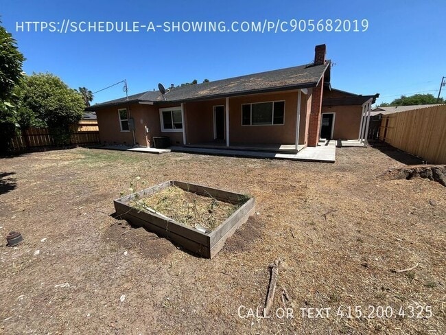 1105 Downs St in Stockton, CA - Building Photo - Building Photo