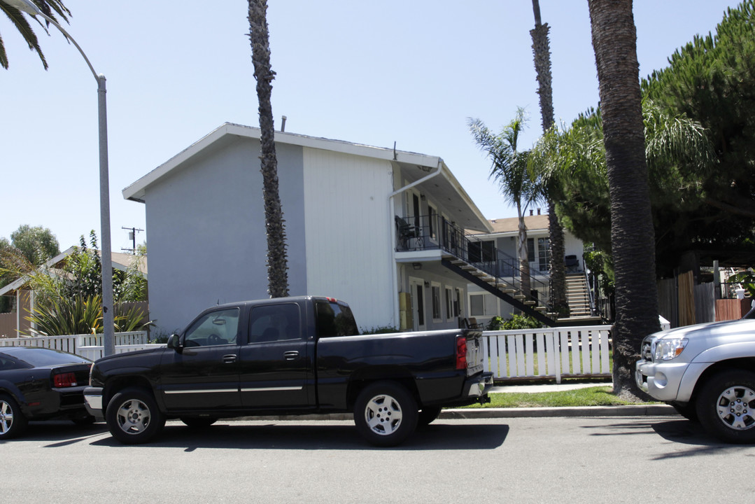 409 California St in Huntington Beach, CA - Foto de edificio