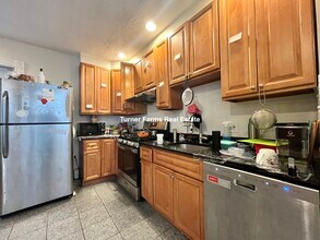 127 Cedar St, Unit 3 in Boston, MA - Building Photo - Building Photo