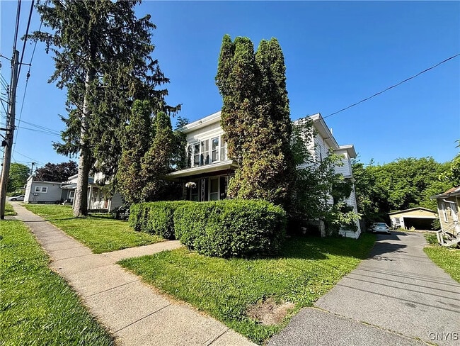 31 Washington St, Unit 1 in Auburn, NY - Building Photo - Building Photo