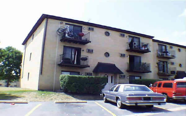 Whispering Winds in Arlington Heights, IL - Foto de edificio - Building Photo