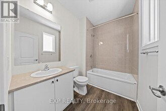 623 Bee Pollen Wy in Ottawa, ON - Building Photo - Building Photo