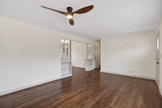 8056 Meadow Creek Rd in Norfolk, VA - Building Photo - Building Photo