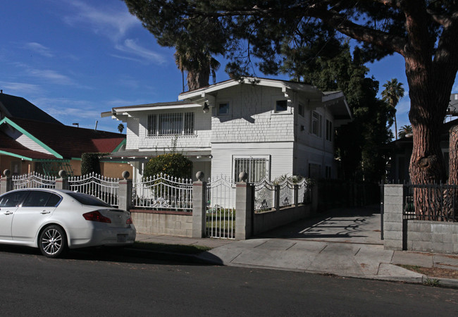 1729 Mariposa in Los Angeles, CA - Foto de edificio - Building Photo